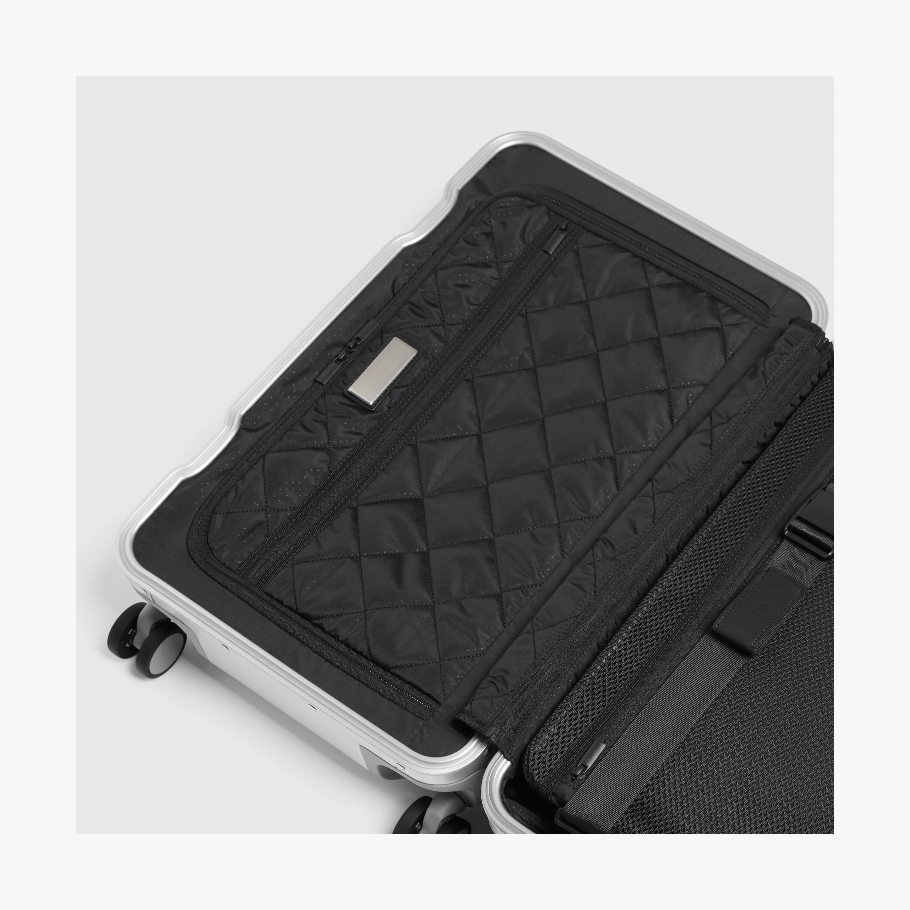 Aluminum Carry-On Plus - Image 28