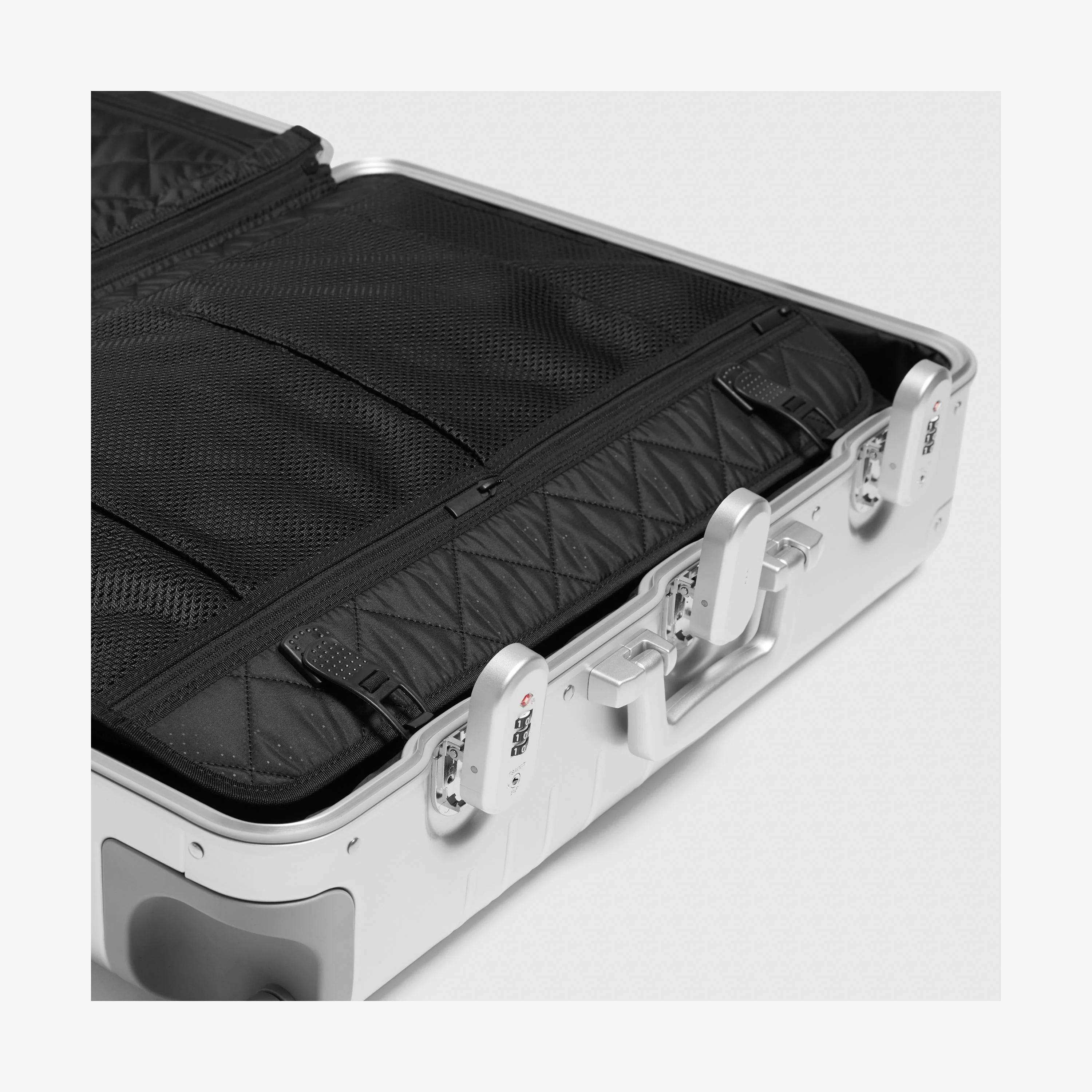 Aluminum Check-In Medium - Image 31