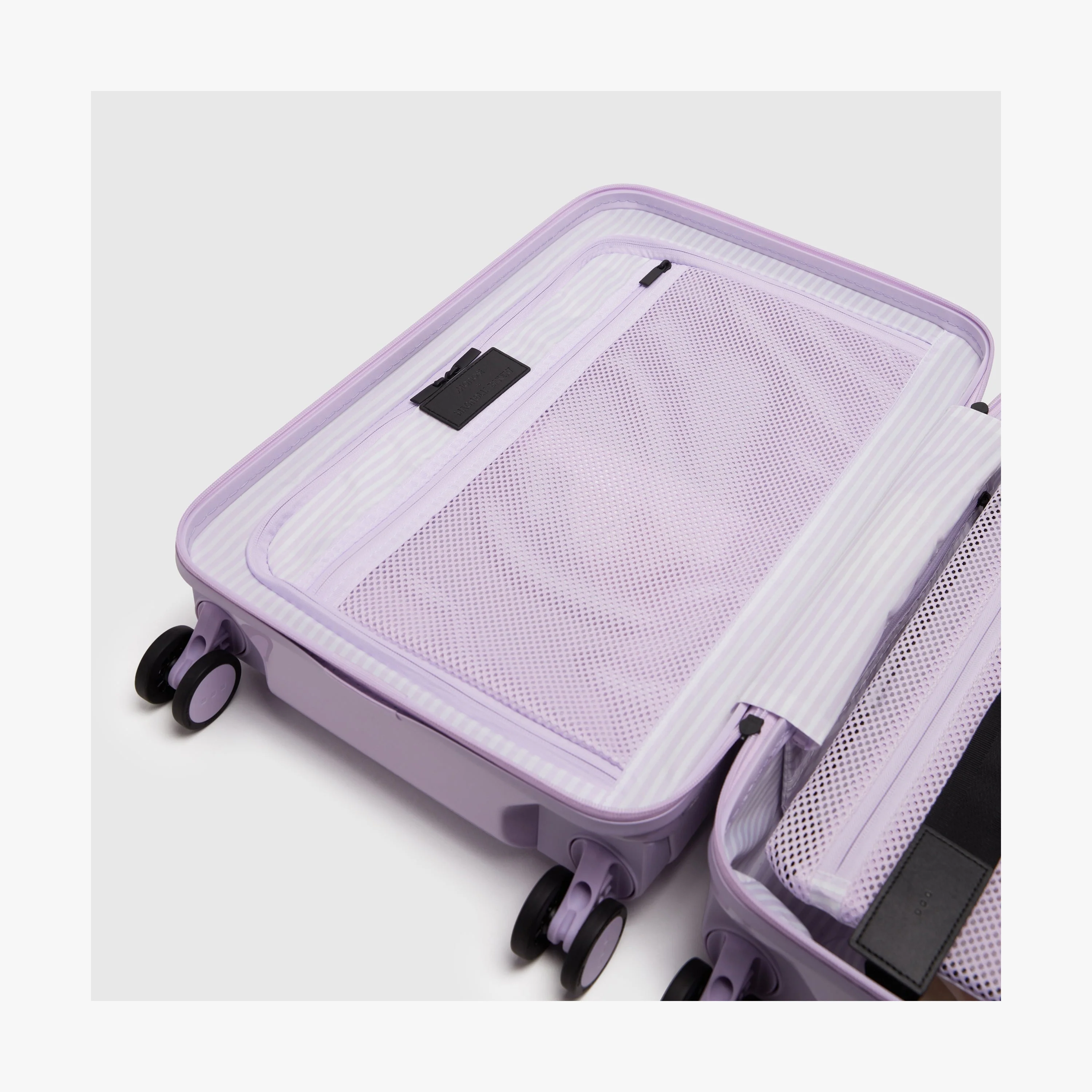 Carry-On Pro Plus - Image 129